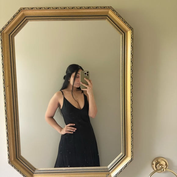 DISSH Elegant Black Single Strap Dress - Picture 3 of 8